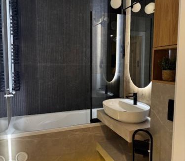 Ursynow Apartment | Family & Business Apartments PREMIUM No 2 - 1 Bedroom with Private Jacuzzi, Balcony, Parking