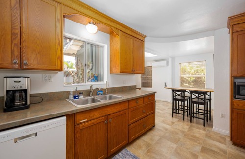 North Park House | Family Friendly 3BR Getaway! Central, Convenient, & Charming.