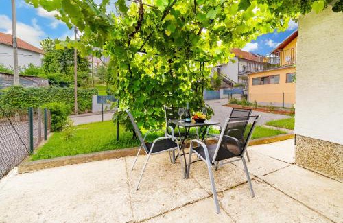 Zagreb Apartment | Family Friendly Apartment With Parking - Happy Rentals