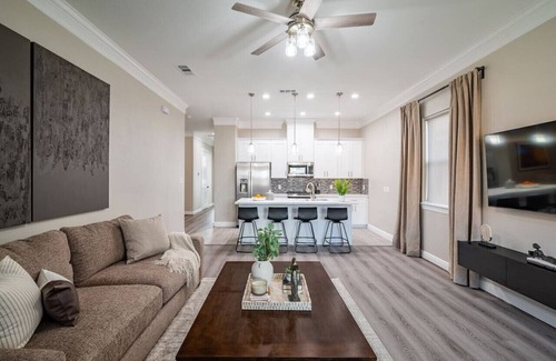 Greater Fondren Southwest House | Family Friendly Private Yard Gated Community