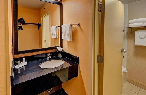 Florida Center Hotel | Family & Friends Getaway! 3 Spacious Units, Free Hot Breakfast, Free Parking!
