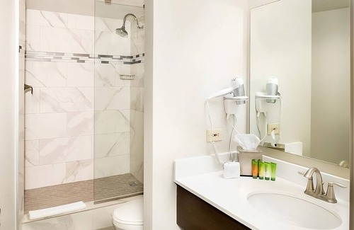 Gateway District Hotel | Family Getaway! 3 Serene Units, Pool, Casino, Near Town Square Las Vegas