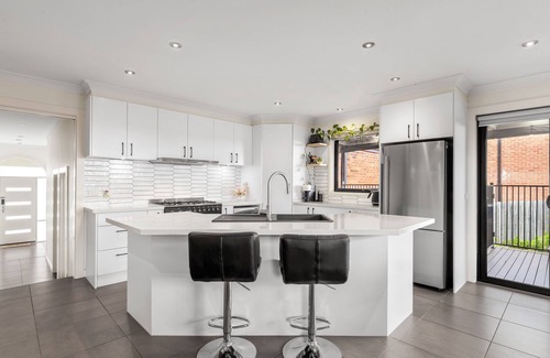 Highton House | Family Heaven in Geelong - Spa, BBQ, Game area and Great WiFi