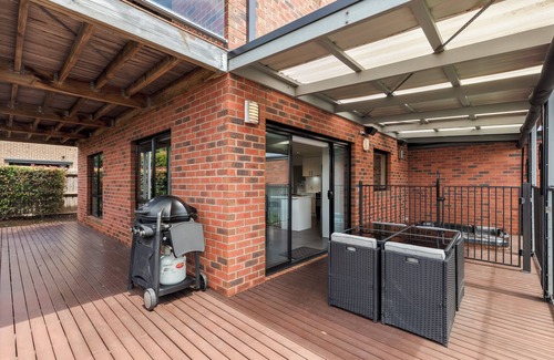 Highton House | Family Heaven in Geelong - Spa, BBQ, Game area and Great WiFi