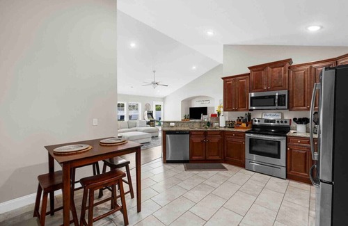 Socastee House | Family Paradise: Pool, Hot Tub, Putting Green & More