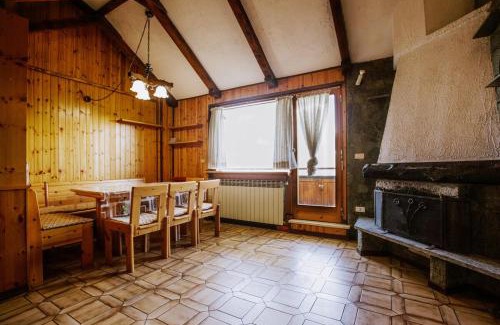 Sauze d'Oulx Apartment | Family relaxation 2 minutes from the slopes - Parking & WiFi