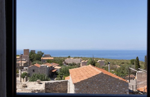 Omales Apartment | Family Room - Castello di Haria