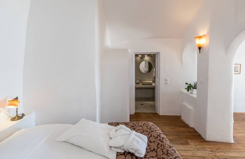 Oia Hotel | Fanari Villas Santorini