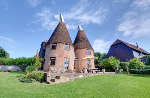 Abbess Roding House | Farmhouse ∙ 5 bedrooms ∙ 12 guests