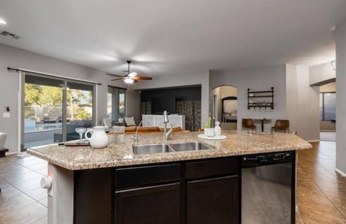 Glendale House | FAVORITE Desert Retreat, minutes to STATE FARM STADIUM & DOGERS Spring Training