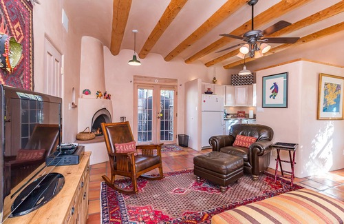 Downtown Santa Fe Cottage | Favorite Downtown Adorable Adobe ~ 8 min walk to Plaza
