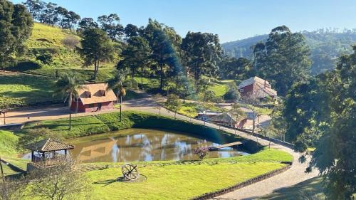 Pedra Bela House | Fazenda com 3 espaços independentes - 10 suítes com PISCINA, 4 suítes com JACUZZI ou Chalé romântico com JACUZZI - Wi-Fi 400MB Lagos e Cavalos