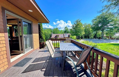 Bretton Woods House | FC44 Renovated 3bed 3bath Forest Cottage AC views yard fast wifi Walk to skiing