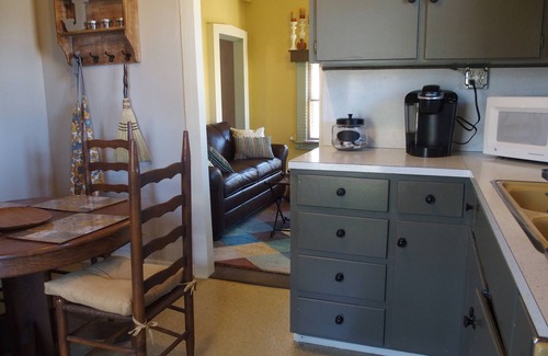 Johnson City Cottage | Feel At Home In A Cozy Yet Modern Cottage Located Off The Texas Hwy 90 Winetrail
