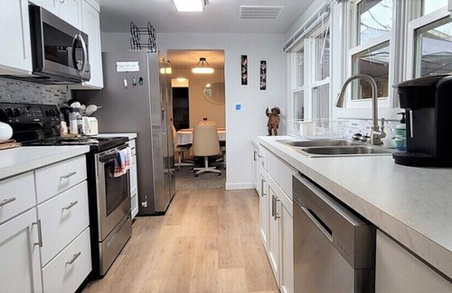 College Hill House | Feels Like Home. Super Comfy!