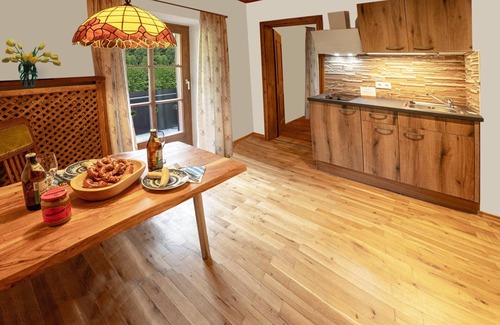 Ramsau bei Berchtesgaden Apartment | Ferienwohnung Nr. 1, 1-2 Pers., 48 qm, Dusche/wc, Südbalkon, TV, 1 Schlafzimmer + Wohnschlafzimmer, Neue Wohnküche