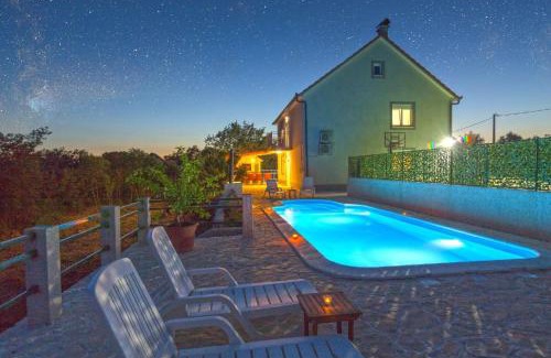 Lovrec House | Ferienhaus In Opanci Mit Beheiztem Pool, Parkplatz
