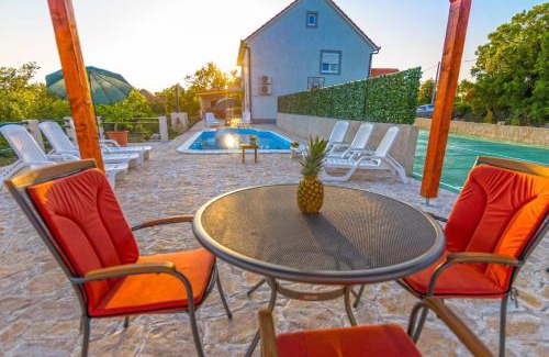 Lovrec House | Ferienhaus In Opanci Mit Beheiztem Pool, Parkplatz