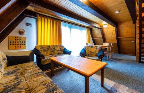 Immenstaad am Bodensee House | Ferienwohnpark Immenstaad am Bodensee Nurdachhaus Typ 8 NDT 032