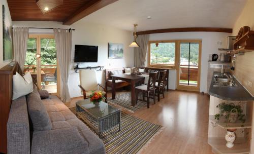 Inzell Apartment | Ferienwohnung am Römerweg Wald