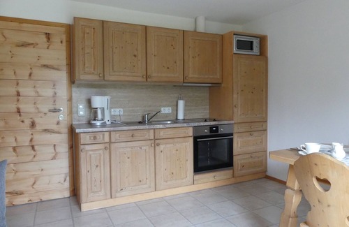 Anger Apartment | Ferienwohnung Max Fegg, 33qm EG, 1 Schlafraum, 1 Wohnraum mit Küchenzeile, Dusche/WC, Terrasse, Sat-TV, max. 2 Personen
