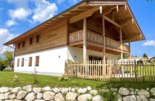 Siegsdorf Apartment | Ferienwohnung Rosalie, 100m², 2 Schlafzi