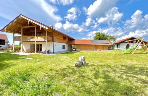 Siegsdorf Apartment | Ferienwohnung Rosalie, 100m², 2 Schlafzi