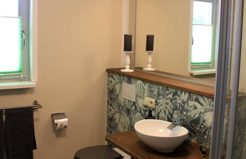 Bodstedt Apartment | Ferienwohnung Rosengarten - Backstein Scheune Starkow bei Barth