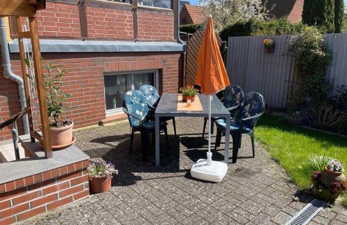 Ribnitz Apartment | Ferienwohnung Zum Anmselgarten