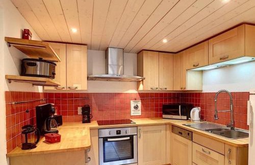 Les Carroz-d'Araches Apartment | Ferme rénovée 4 ch, 3 sdb, PARKING, WIFI, proche pistes et commerces - FR-1-572-25