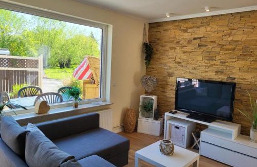 Alt-Travemunde/Ronnau Apartment | FeWo Dünengras mit Terrasse und Strandkorb