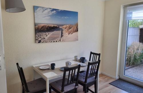 Alt-Travemunde/Ronnau Apartment | FeWo Dünengras mit Terrasse und Strandkorb