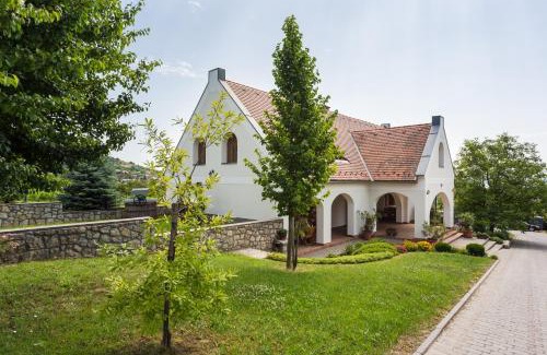 Balatonfured House | Figula Vendégház