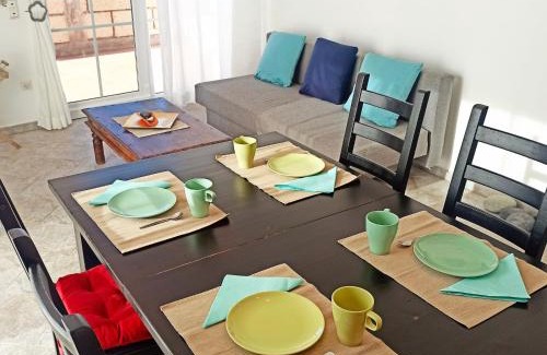 Villa de Arico Apartment | Finca Aurora quiet holiday flat with pool and great mountain and sea views