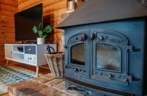 Callington House | Finlodge- Pet-Friendly Scandinavian Cabin