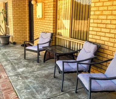 Bibra Lake House | Fiona Stanley Adventure World Perthfreo Pets
