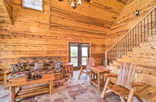 Burnsville House | Fire Pit and Views Picturesque Cabin in Burnsville!
