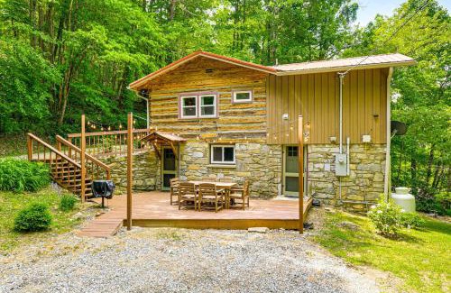 Cataloochee Ranch House | Fire Pit and Views! Blue Ridge Mtns Family Cabin
