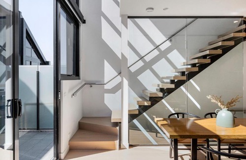 Clifton Hill Apartment | Fitzroy North Apartments by Urban Rest