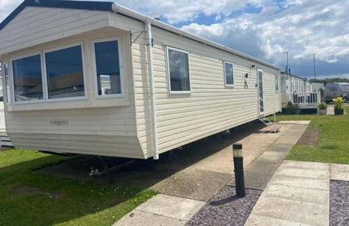 Rhyl Cabin | Flagshipsite-caravan-sleeps7-fast Internet