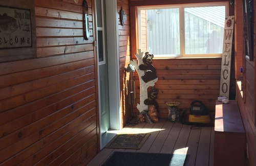 Manila Cabin | Flaming Gorge Nieds Lodging