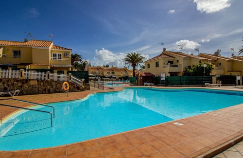 Sonnenland Ski Chalet | Flatguest Villa Martina - BBQ + Pool + Garden