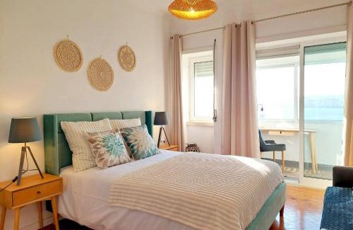 Cacilhas Apartment | Flat in Cacilhas with Lisbon stunning river views