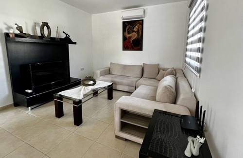 Karavas House | Flat w Garden 5 min to Coast in Kyrenia