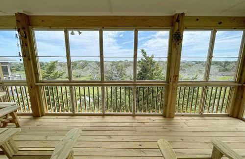 Ocracoke House | Flippy Flop: New construction on a canal. Marsh views.