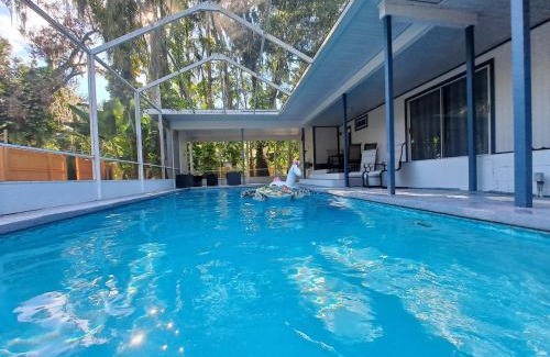 Lake Magdalene Villa | Flo's house III