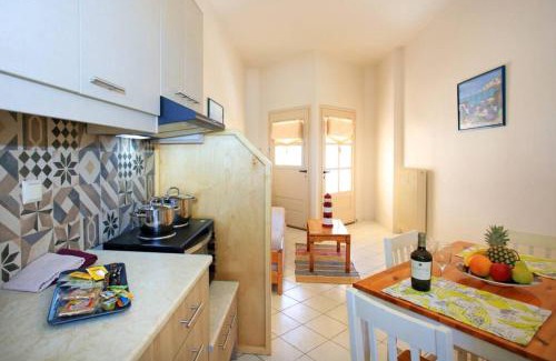 Kokkini Chani Apartment | Flokos. Lazy days, balmy nights on the seafront