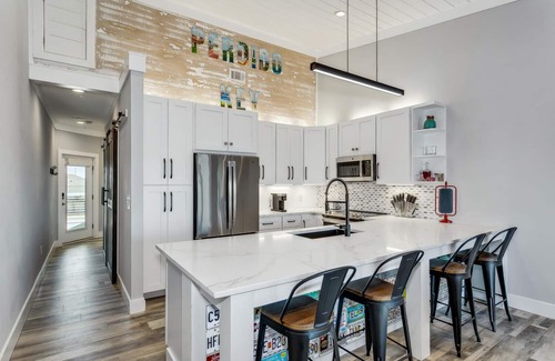 Ono Island Condo | FloraBama Inspired Waterfront Condo w/Boat Slip next To The Famous Florabama