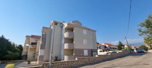 Zrce Apartment | Florena Novalja