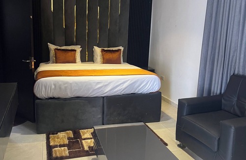 Benin City Hotel | FLORENCE HOTEL AND SUITES
